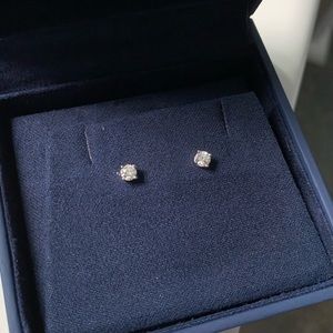 14kt White Gold Screwback Stud Earrings